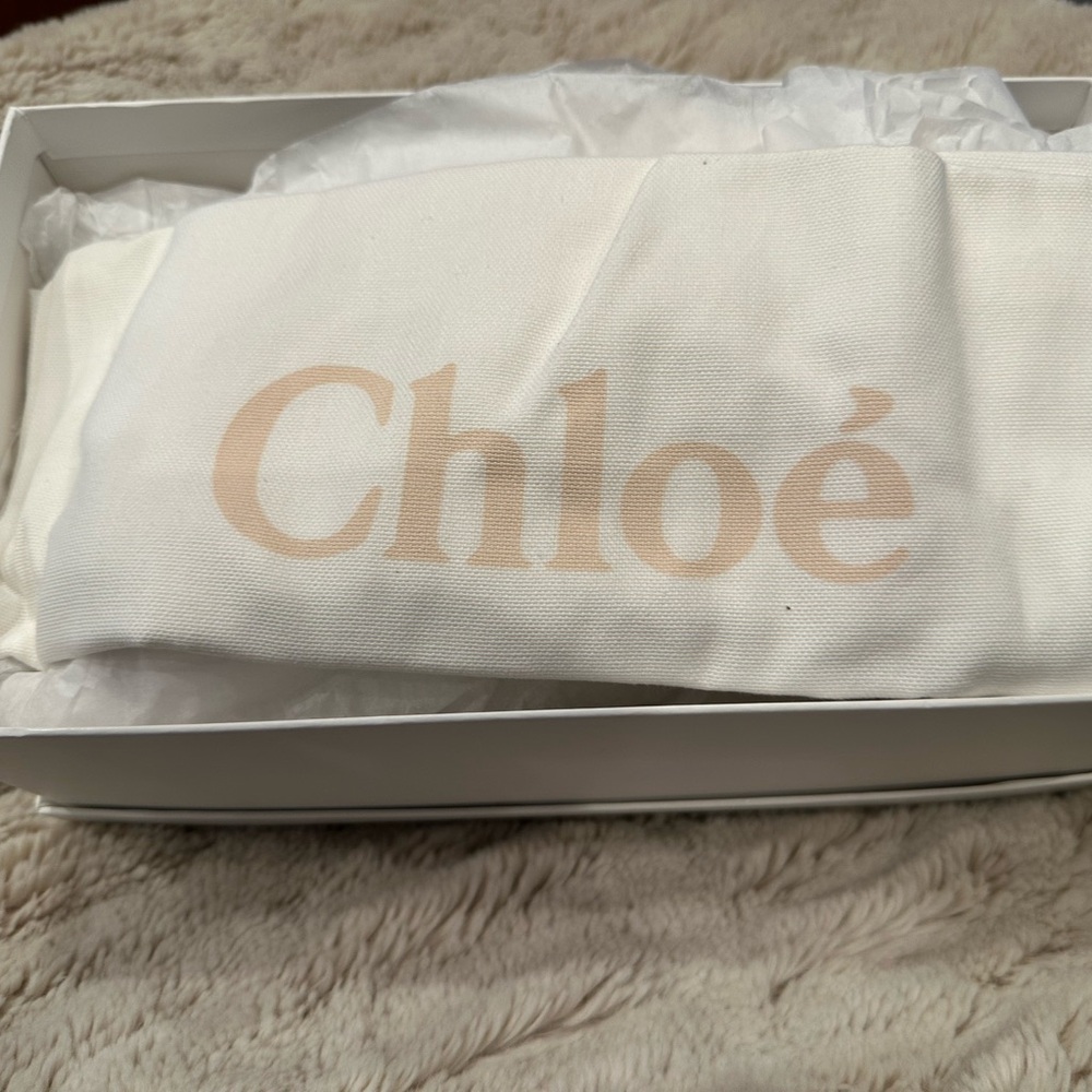 Chloe
x High Summer Woody Embroidered Logo Flat sandals - Picture 2 of 4